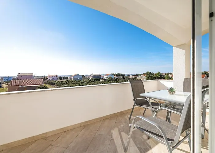 Anka With Seaview Apartman *