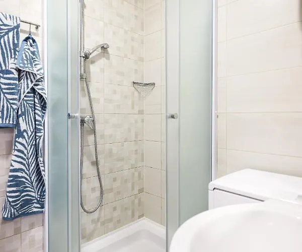 Apartman Anka With Seaview Vrsi