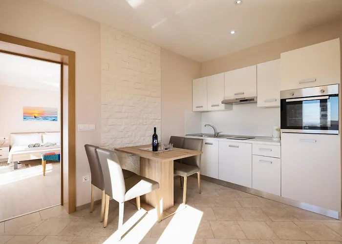 Anka With Seaview Apartman *