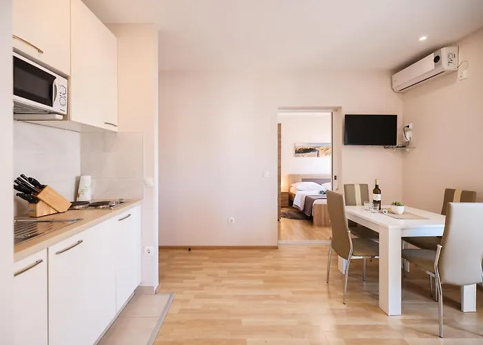 Apartman Anka With Seaview Vrsi