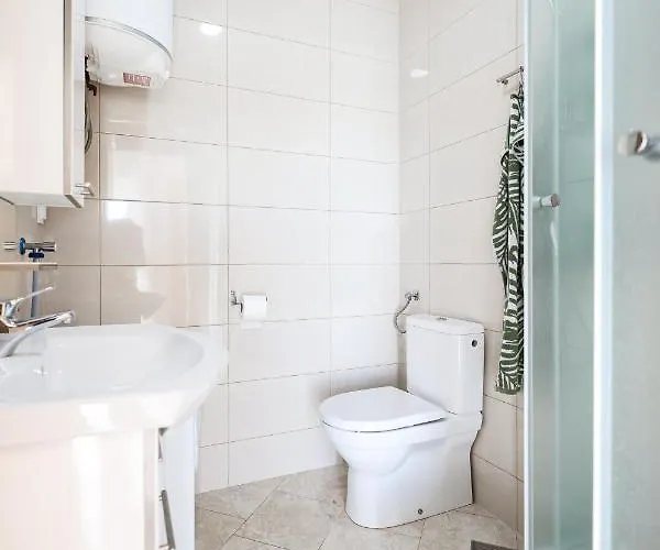 Apartman Anka With Seaview Vrsi