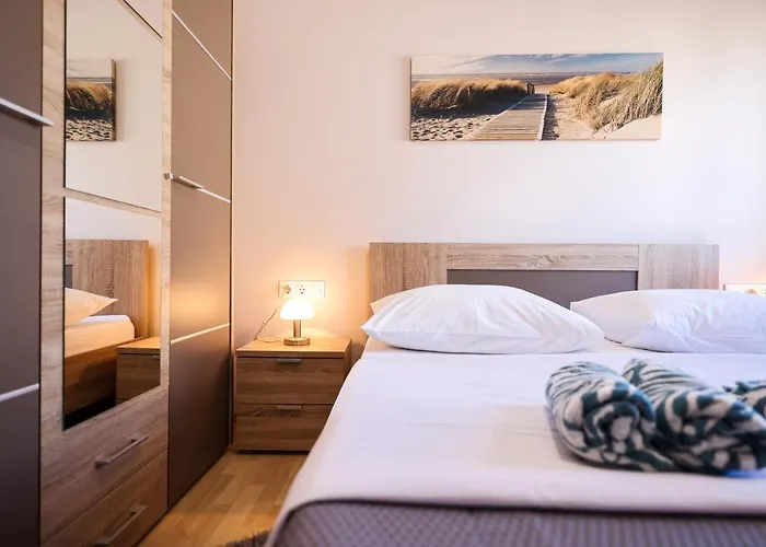 Apartman Anka With Seaview Vrsi